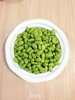 Make Bean-cracker and fried meat step 1