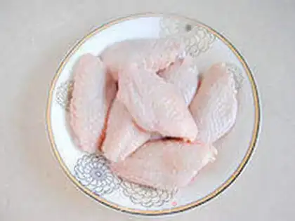 Make The honey is on the wings step 0
