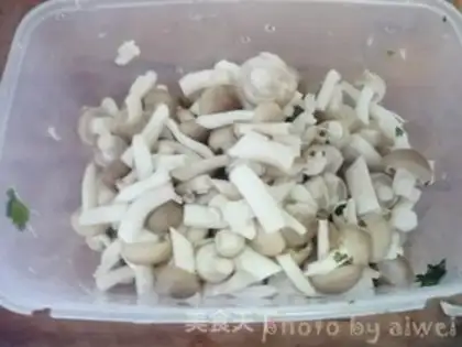 Make Shrimp sauce and tofu step 1