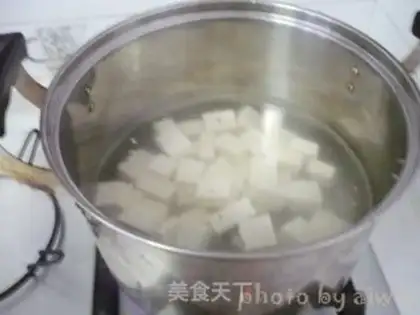 Make Shrimp sauce and tofu step 2