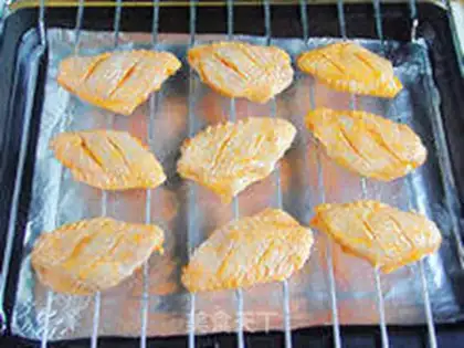 Make The honey is on the wings step 4