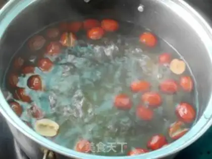 Make Squids of red date step 2