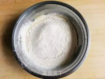 Make The crown chifeng cake step 2