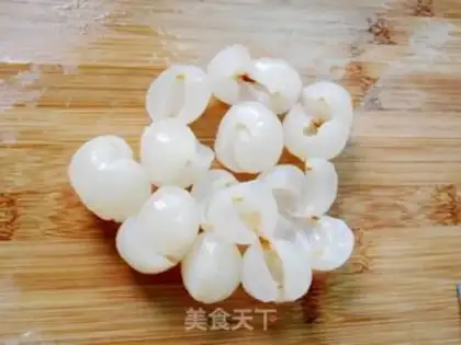 Make Squids of red date step 3