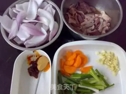 Make Soy sauce and pig tongue step 0