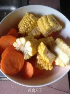 Make Corn carrot bone soup step 1