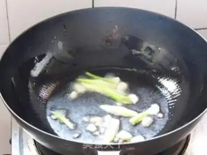 Make The blubber burns white step 4