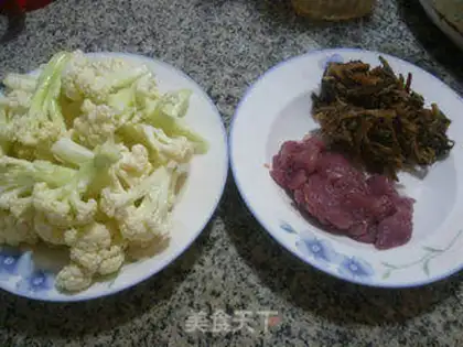 Make The cuisine and cuisine step 0