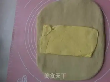 Make Danish red bean toast step 3
