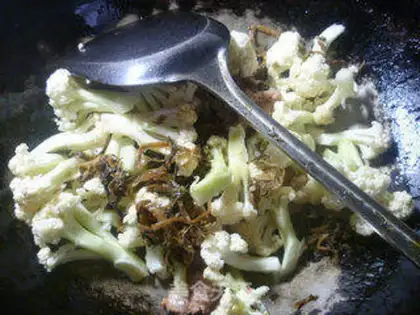 Make The cuisine and cuisine step 4