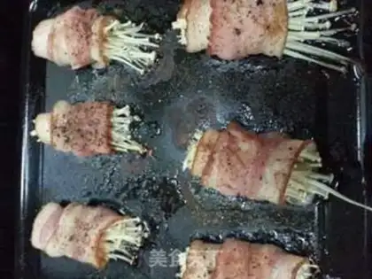 Make Bacon pins and mushrooms step 1