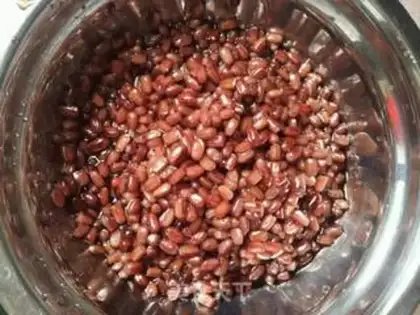 Make Red bean coconut horse hoof cake step 2