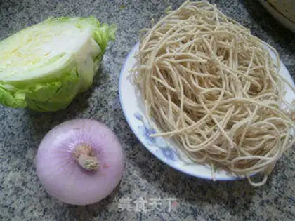 Make Onion cabbage noodles step 0