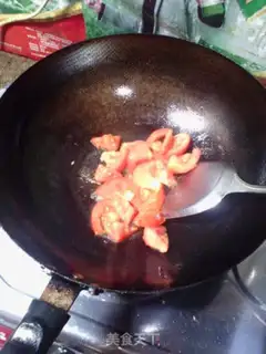 Make Tomato silk egg soup step 2