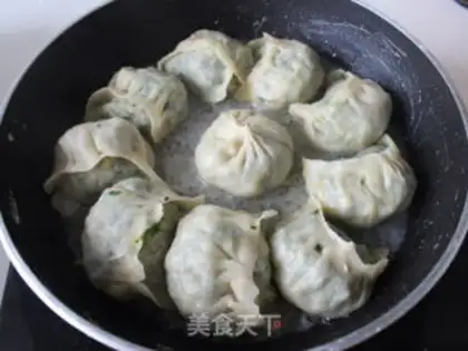 Make Onion cabbage noodles step 3