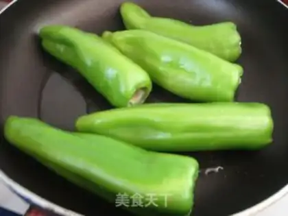 Make Scrambled tiger pepper step 2