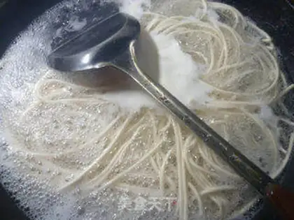 Make Onion cabbage noodles step 5