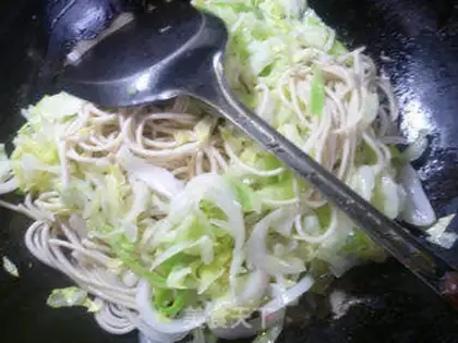 Make Onion cabbage noodles step 9