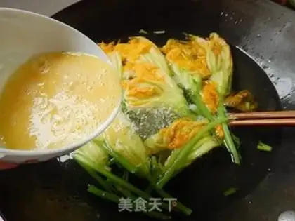Make Pumpkin egg soup step 9