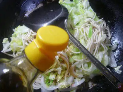Make Onion cabbage noodles step 10