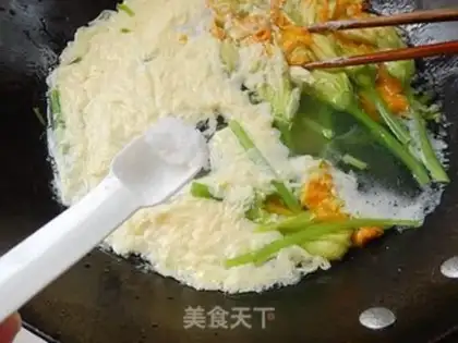 Make Pumpkin egg soup step 10