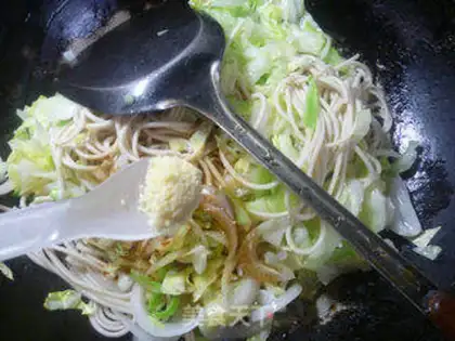 Make Onion cabbage noodles step 12