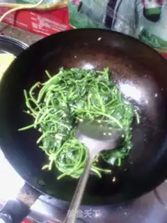 Make Garlic melon leaves step 5