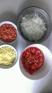 Make Sour sauce pie step 1