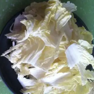 Make Chicken leg stew with cabbage step 1