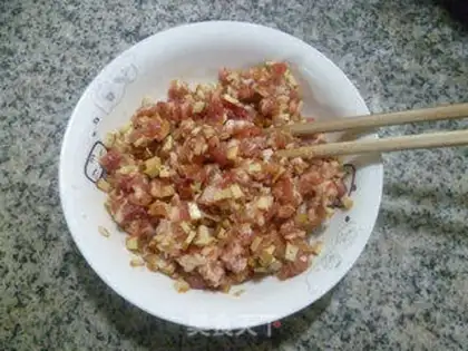 Make The fragrance pork pot sticker step 7