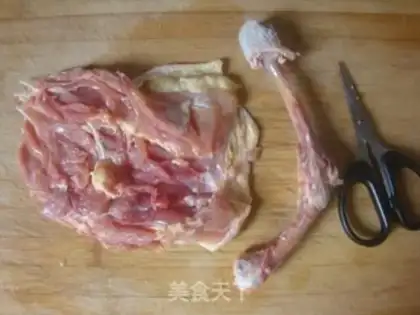 Make Black pepper gravy chicken rolls step 2