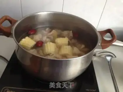 Make Monkey mushroom corn chicken soup step 4
