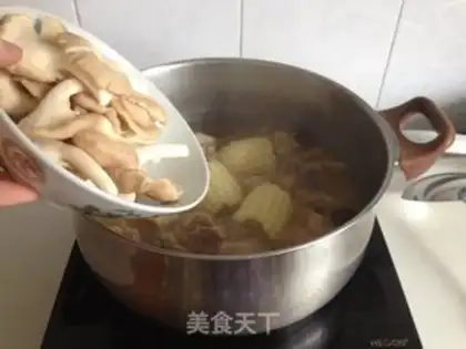 Make Monkey mushroom corn chicken soup step 5