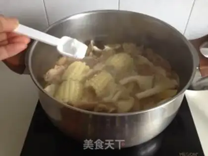 Make Monkey mushroom corn chicken soup step 6