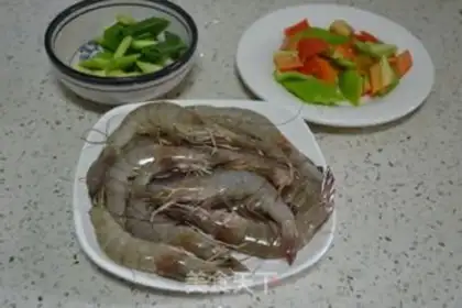Make Spicy shrimp step 0