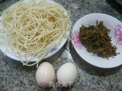 Make Plum-dry egg noodles step 0