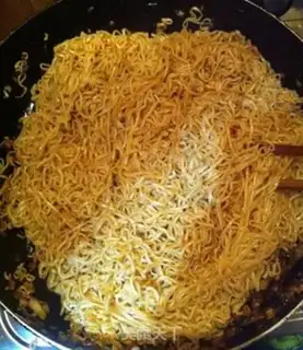 Make Simple mix of noodles step 7