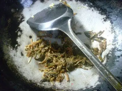 Make Plum-dry egg noodles step 6