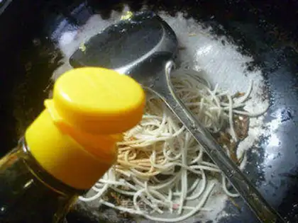 Make Plum-dry egg noodles step 7