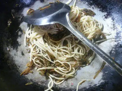 Make Plum-dry egg noodles step 8