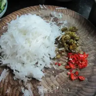 Make Spicy radish step 1