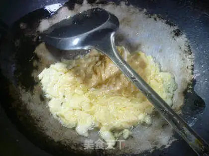 Make Plumsy eggs and rice step 3