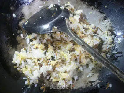 Make Plumsy eggs and rice step 4