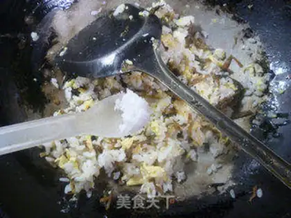 Make Plumsy eggs and rice step 5