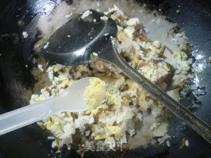Make Plumsy eggs and rice step 6
