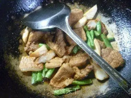 Make Pumpkin, peas, pork chops step 12
