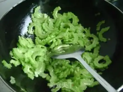Make Bitter eggs step 1