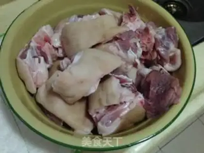 Make Eggs and pigs