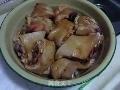Make Eggs and pigs