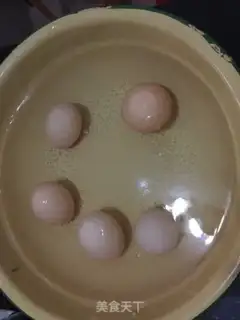 Make Eggs and pigs